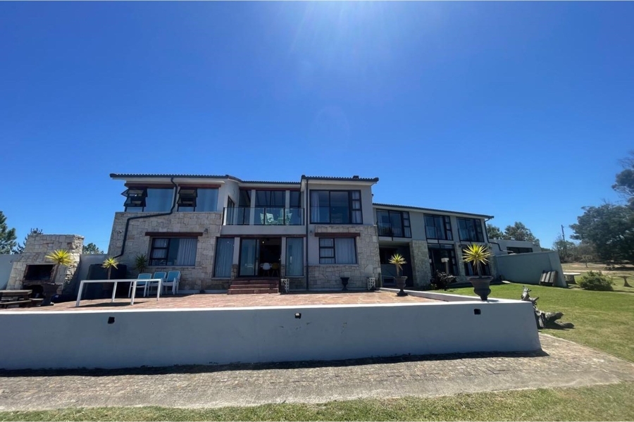 8 Bedroom Property for Sale in Groot Brakrivier Central Western Cape